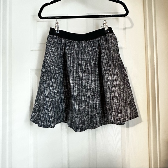 GAP Dresses & Skirts - GAP Black and‎ White Skater Mini Skirt